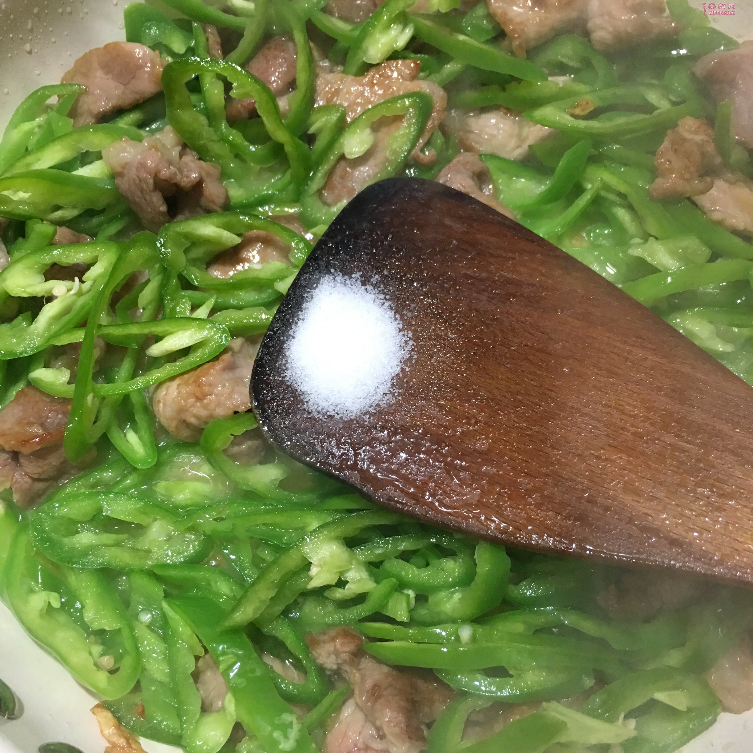 青椒炒肉片怎么做好吃 家常青椒炒肉片的做法