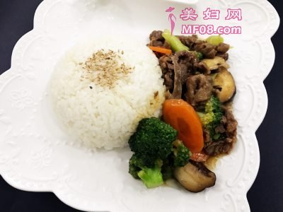 照烧肉卷饭怎么做好吃 照烧肉卷饭的家常做法