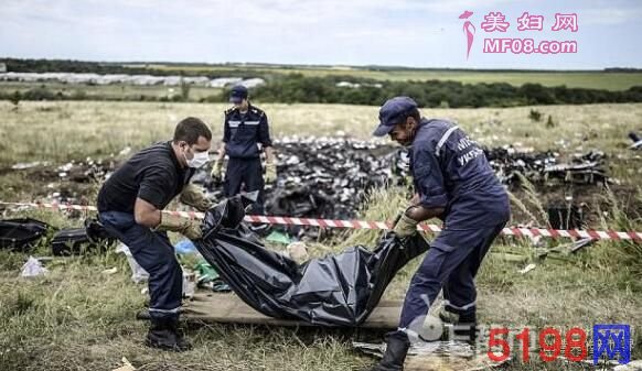 马航MH17坠毁事件三周年 荷兰国王夫妇出席纪念活动遇难乘客尸横遍野画面曝光