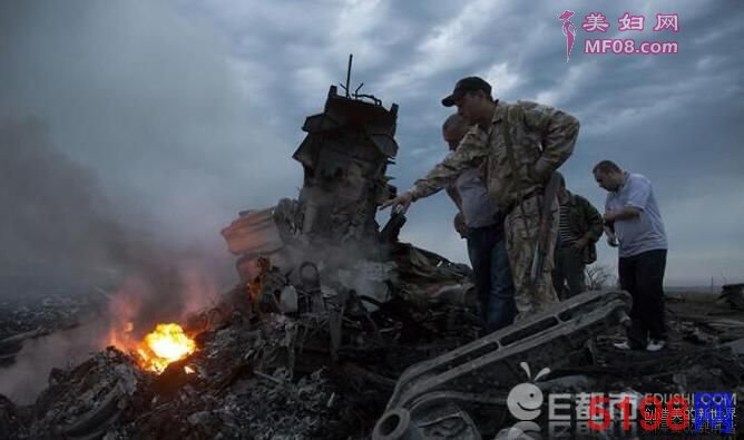 马航MH17坠毁事件三周年 荷兰国王夫妇出席纪念活动遇难乘客尸横遍野画面曝光