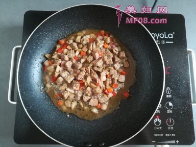家常多汁碎牛排三明治的做法 多汁碎牛排三明治怎么做好吃