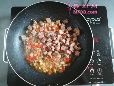 家常多汁碎牛排三明治的做法 多汁碎牛排三明治怎么做好吃