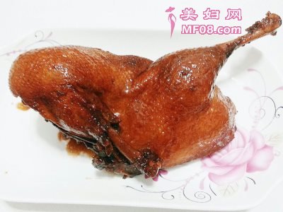 吮指冰糖酱鸭怎么做好吃 吮指冰糖酱鸭最正宗的做法