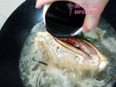 吮指冰糖酱鸭怎么做好吃 吮指冰糖酱鸭最正宗的做法