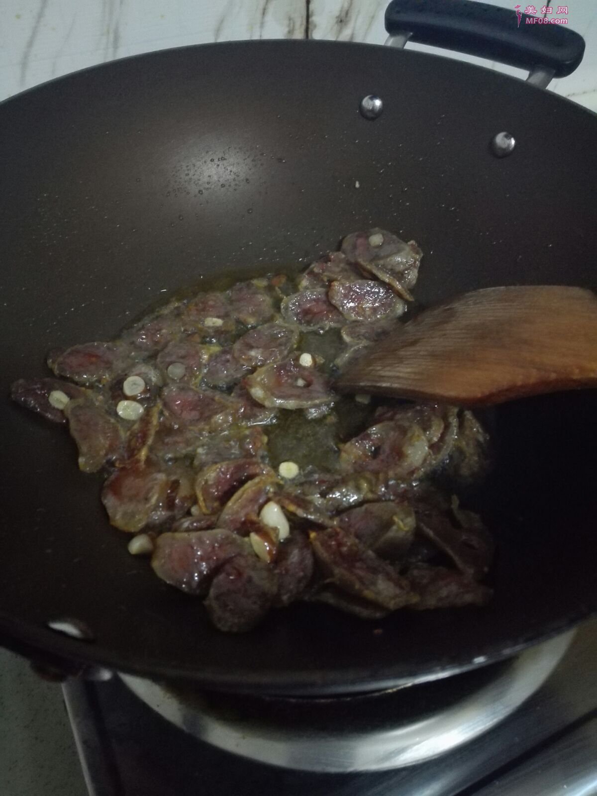 蒜香腊肠怎么做好吃 蒜香腊肠的家常做法