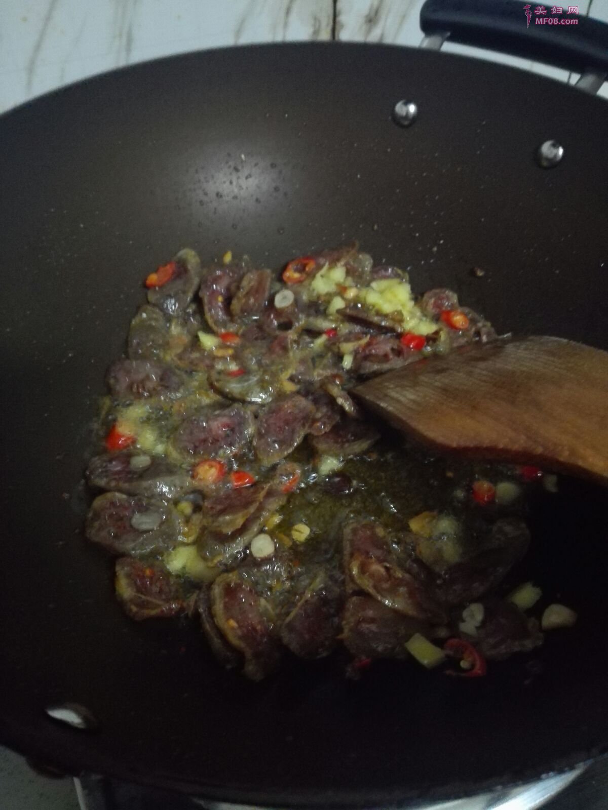 蒜香腊肠怎么做好吃 蒜香腊肠的家常做法