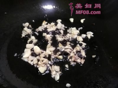 薯条炒豆角怎么做好吃 薯条炒豆角的家常做法