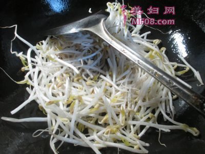 怎么做鸡毛菜炒绿豆芽最好吃 鸡毛菜炒绿豆芽怎么做好吃