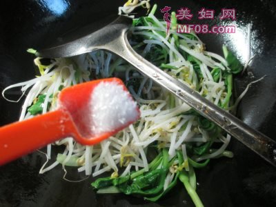 怎么做鸡毛菜炒绿豆芽最好吃 鸡毛菜炒绿豆芽怎么做好吃