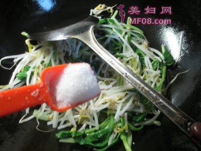怎么做鸡毛菜炒绿豆芽最好吃 鸡毛菜炒绿豆芽怎么做好吃