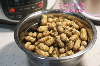 干焗花生怎么做好吃 家常干焗花生的做法