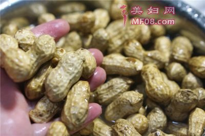 干焗花生怎么做好吃 家常干焗花生的做法