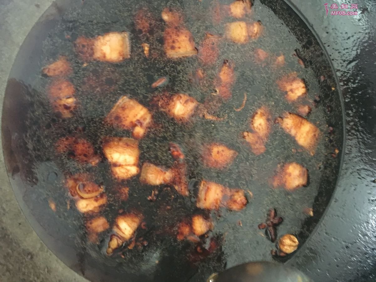 五花肉炖干豆角怎么做 五花肉炖干豆角的做法