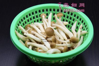 真姬菇拌通心粉最正宗的做法 家常真姬菇拌通心粉的做法