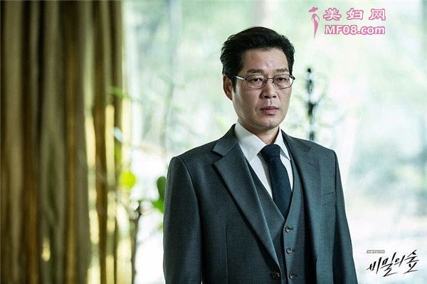 韩剧《秘密森林》大结局 大反派李昌俊跳楼自杀