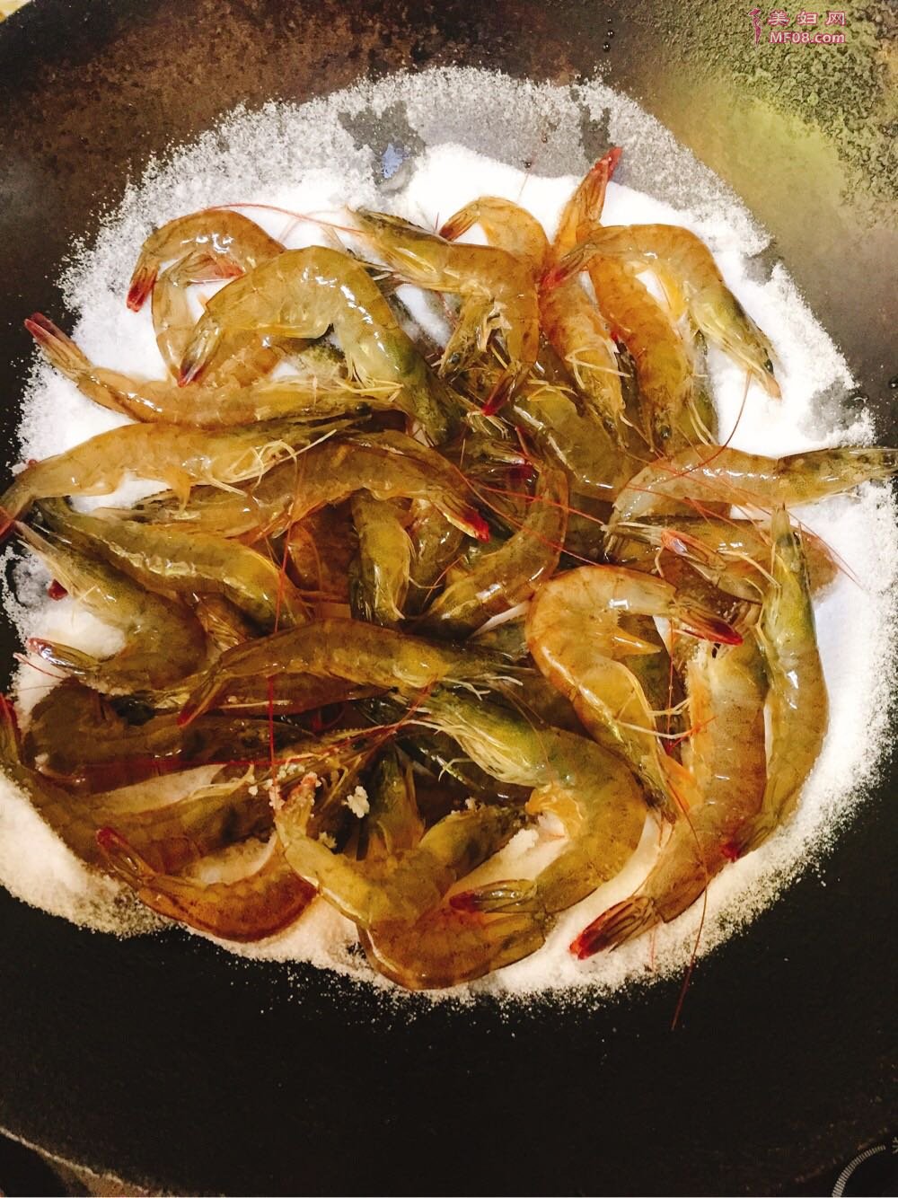 盐焗对虾怎么做 盐焗对虾的做法
