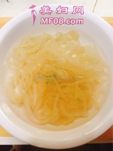 凉凉拌海蜇丝怎么做好吃 凉拌海蜇丝的家常做法拌海蜇丝