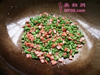橄榄菜鸡蛋炒饭怎么做好吃 橄榄菜鸡蛋炒饭最正宗的做法