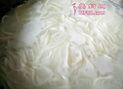 家常沙拉汁拌面的做法 沙拉汁拌面怎么做好吃