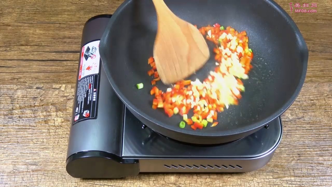 味极凉拌皮蛋怎么做好吃 味极凉拌皮蛋的家常做法