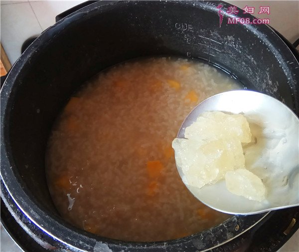 红薯山药粥最正宗的做法 家常红薯山药粥的做法