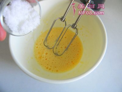 抹茶味麻薯包最正宗的做法 家常抹茶味麻薯包的做法