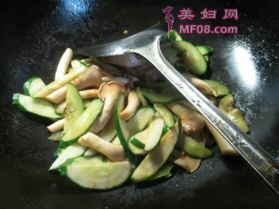 秀珍菇炒青瓜怎么做好吃 秀珍菇炒青瓜最正宗的做法