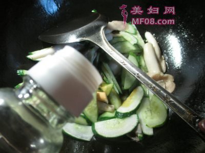 秀珍菇炒青瓜怎么做好吃 秀珍菇炒青瓜最正宗的做法