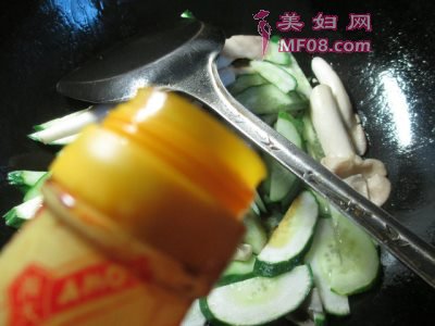 秀珍菇炒青瓜怎么做好吃 秀珍菇炒青瓜最正宗的做法
