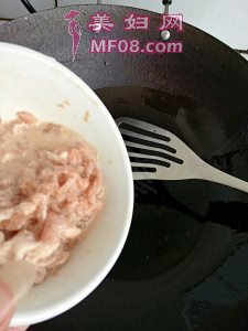 胡萝卜炒肉丝最正宗的做法 家常胡萝卜炒肉丝的做法