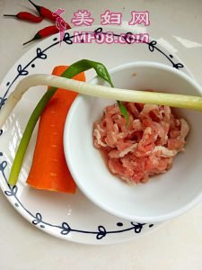 胡萝卜炒肉丝最正宗的做法 家常胡萝卜炒肉丝的做法