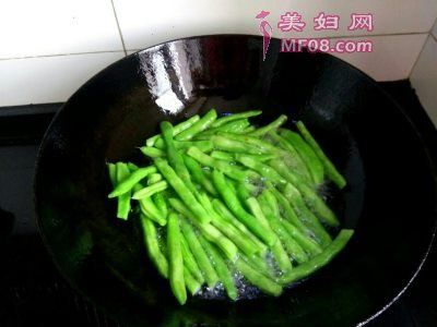干煸豆角怎么做好吃 干煸豆角的家常做法