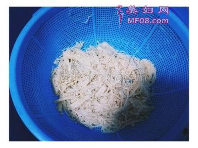 凉拌金针凉拌金针菇怎么做好吃 凉拌金针菇的家常做法菇