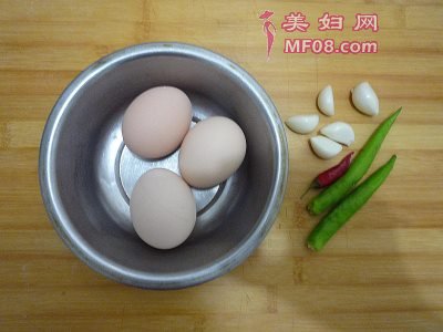 怎么做蒜泥拌鸡蛋最好吃 蒜泥拌鸡蛋怎么做好吃