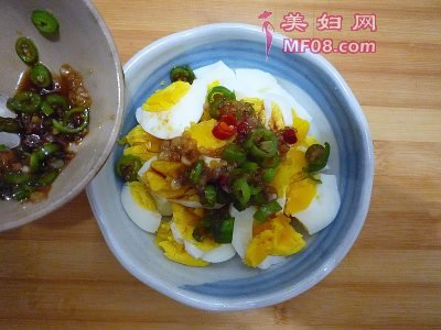 怎么做蒜泥拌鸡蛋最好吃 蒜泥拌鸡蛋怎么做好吃