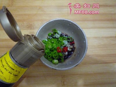 怎么做蒜泥拌鸡蛋最好吃 蒜泥拌鸡蛋怎么做好吃