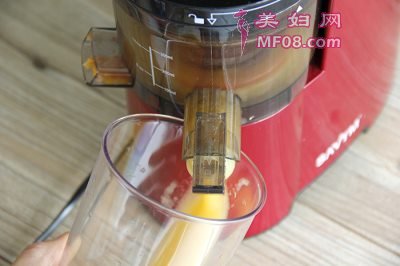 黄桃西瓜沙冰怎么做 黄桃西瓜沙冰的做法