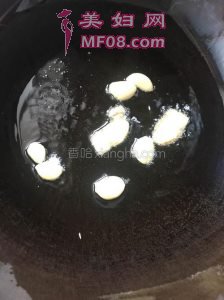 仔鸡怎么做仔鸡烧毛豆米最好吃 仔鸡烧毛豆米怎么做好吃烧毛豆米