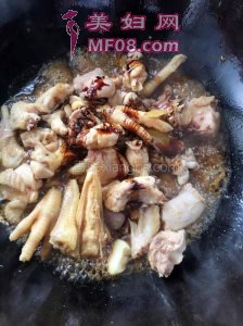 仔鸡怎么做仔鸡烧毛豆米最好吃 仔鸡烧毛豆米怎么做好吃烧毛豆米