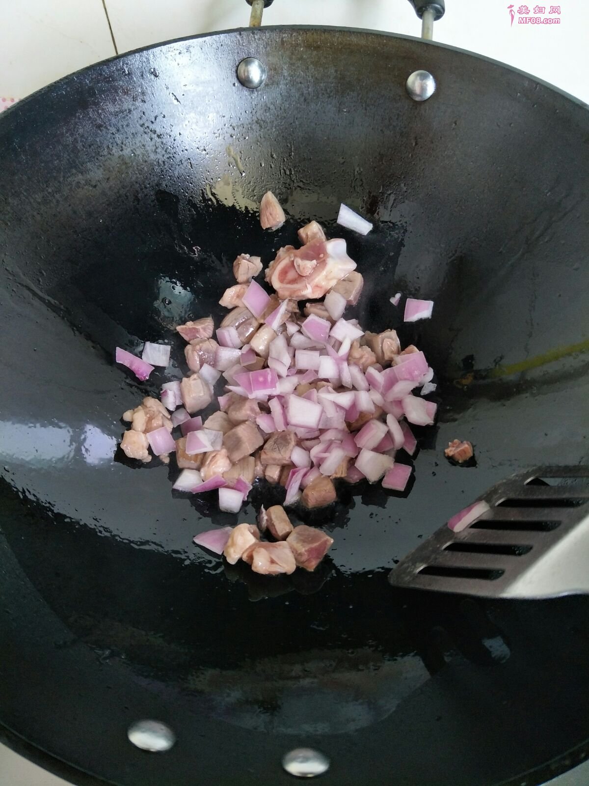 羊肉手抓饭怎么做好吃 家常羊肉手抓饭的做法