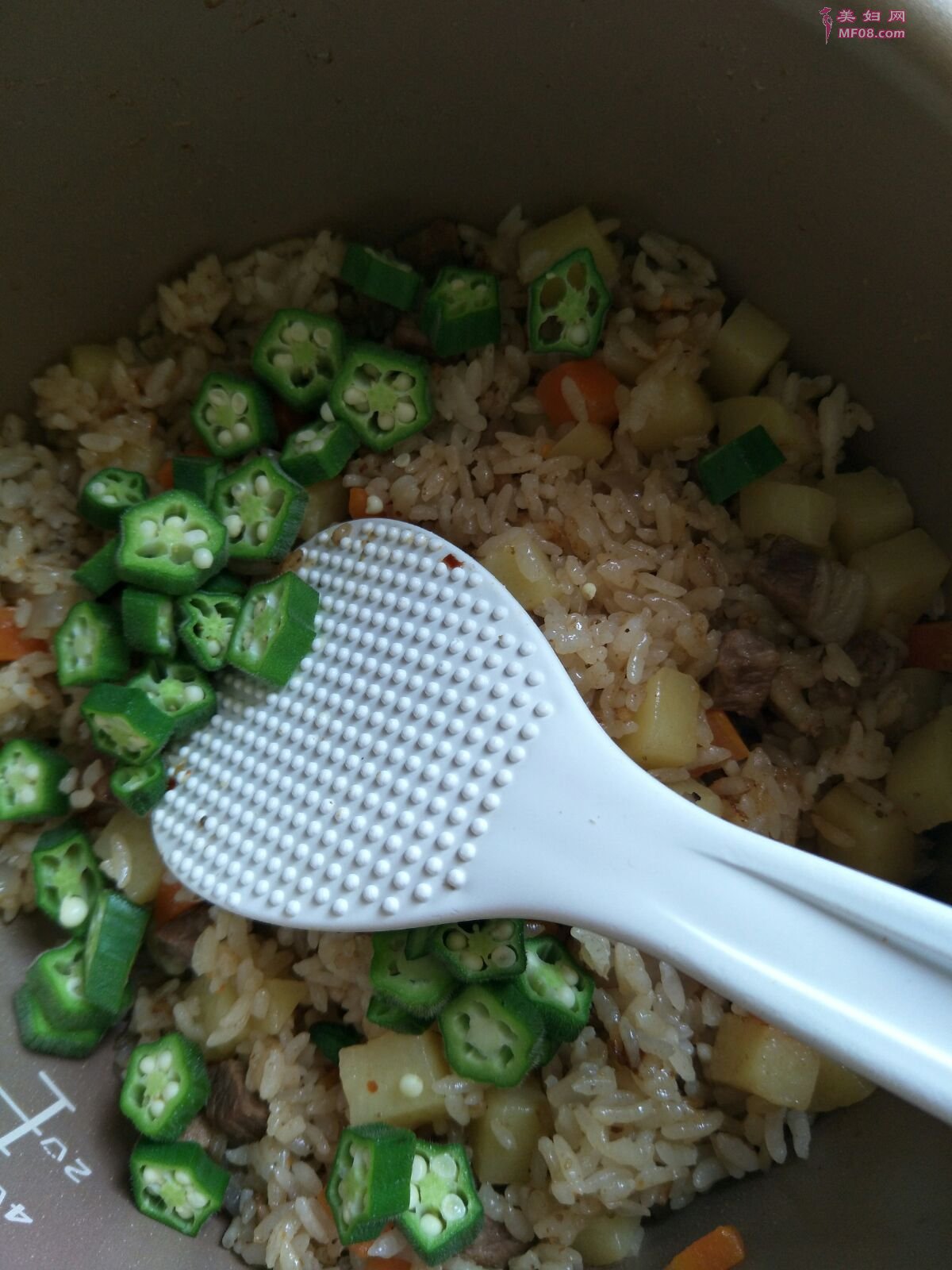 羊肉手抓饭怎么做好吃 家常羊肉手抓饭的做法