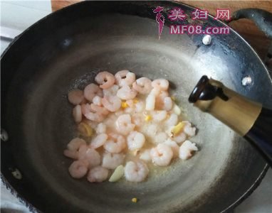 西兰花炒虾仁怎么做好吃 西兰花炒虾仁最正宗的做法
