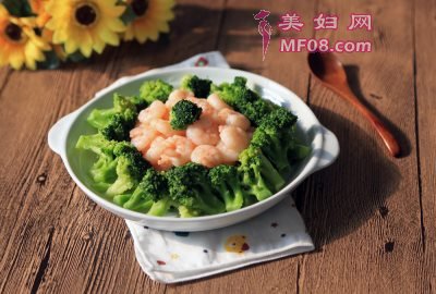 西兰花炒虾仁怎么做好吃 西兰花炒虾仁最正宗的做法
