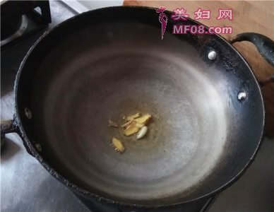 西兰花炒虾仁怎么做好吃 西兰花炒虾仁最正宗的做法