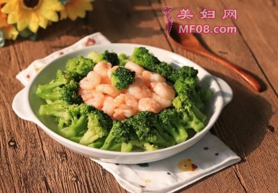 西兰花炒虾仁怎么做好吃 西兰花炒虾仁最正宗的做法