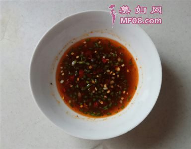 家常皮蛋拌豆腐的做法 皮蛋拌豆腐怎么做好吃