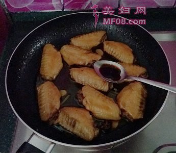 德国啤酒烩鸡翅怎么做 德国啤酒烩鸡翅的做法