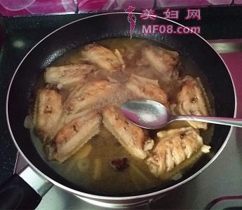 德国啤酒烩鸡翅怎么做 德国啤酒烩鸡翅的做法