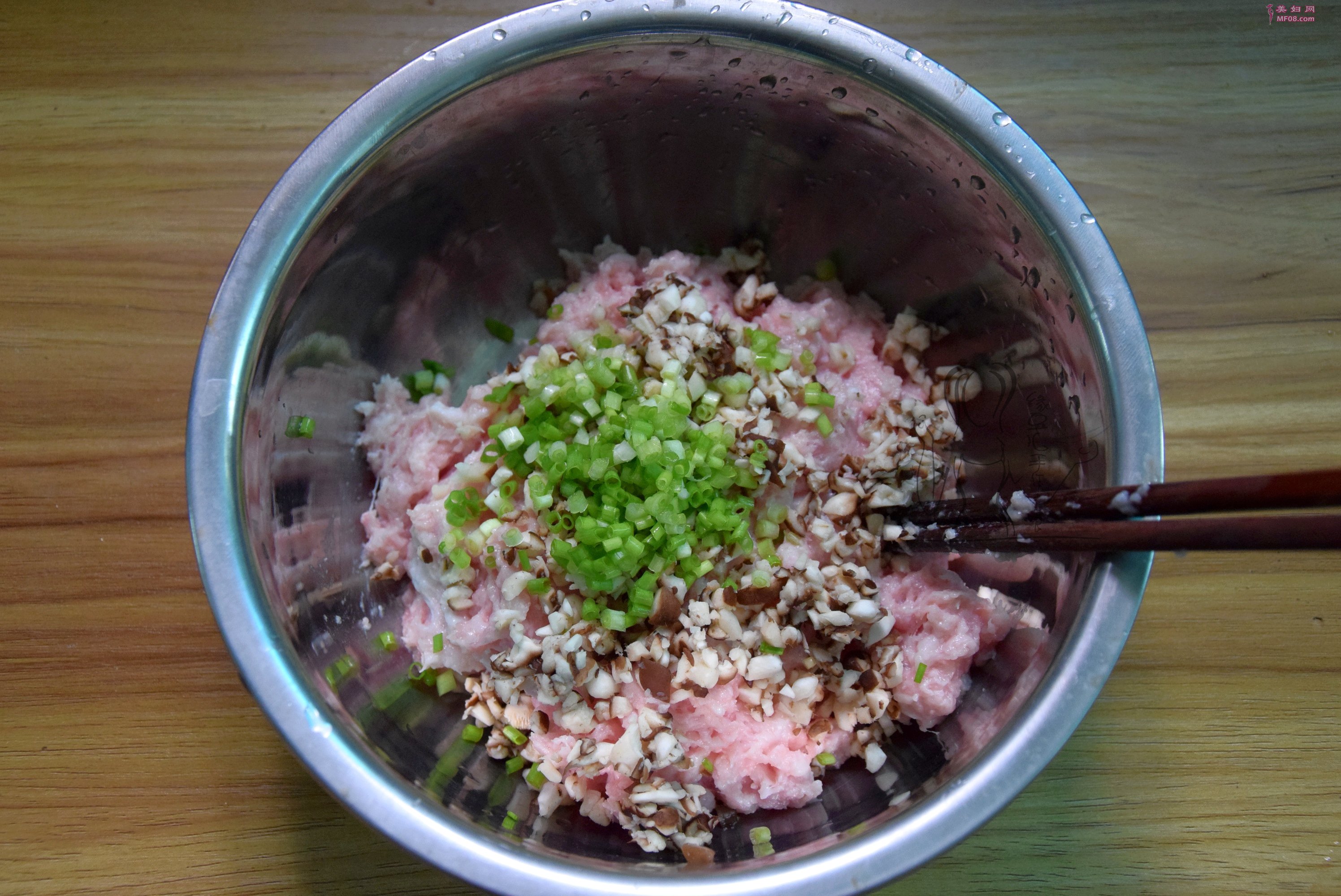 芝心肉丸怎么做好吃 芝心肉丸的家常做法
