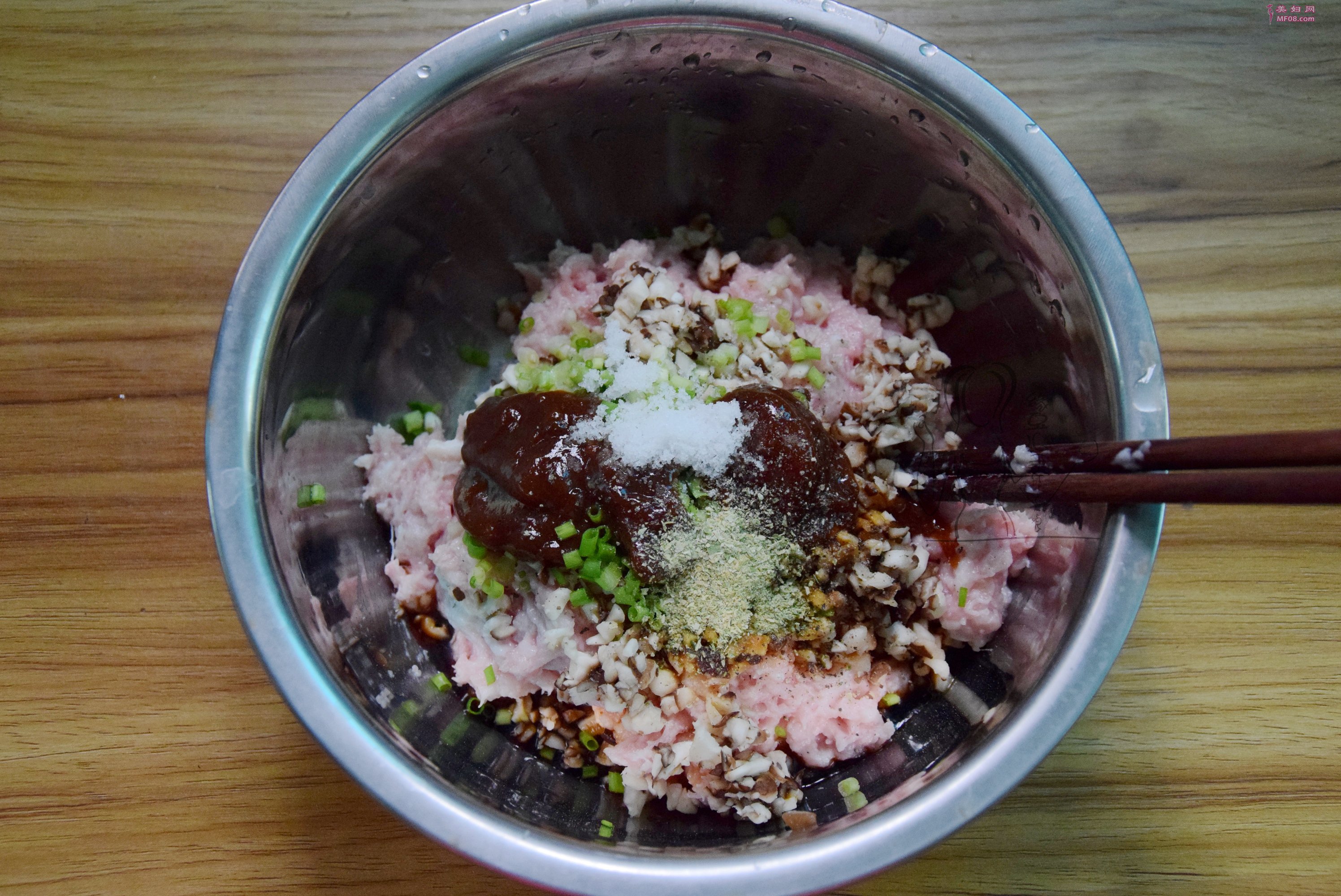 芝心肉丸怎么做好吃 芝心肉丸的家常做法